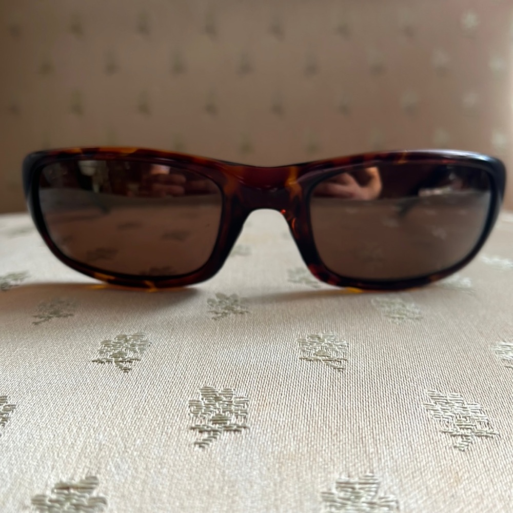 Maui Jim stingray sunglasses in very good condition.